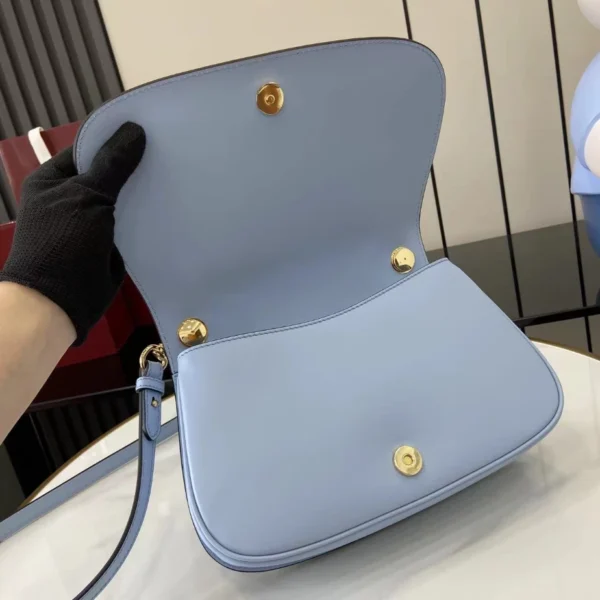 Gucci Blondie Medium Top Handle Bag - GH54
