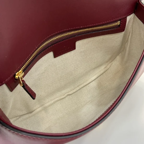 Gucci Blondie Medium Top Handle Bag - GH56