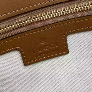 Gucci Blondie Medium Top Handle Bag - GH57