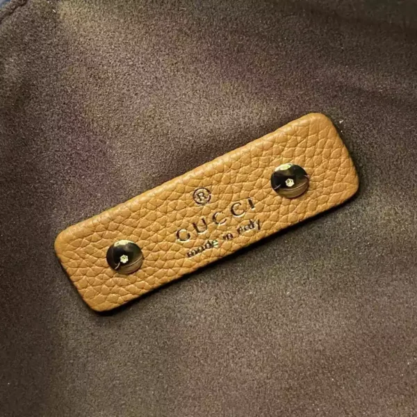 Gucci Softbit Medium Top Handle Bag - GH62