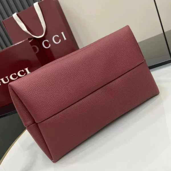 Gucci Softbit Medium Top Handle Bag - GH63