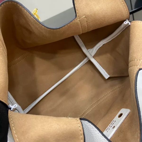 Gucci Softbit Medium Top Handle Bag - GH64