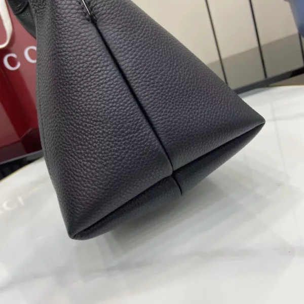 Gucci Softbit Medium Top Handle Bag - GH65