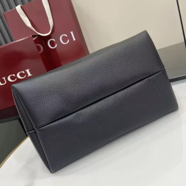 Gucci Softbit Medium Top Handle Bag - GH65