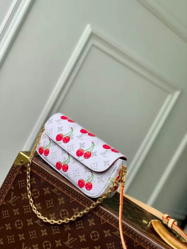 LV x TM Ivy Wallet On Chain - LH86