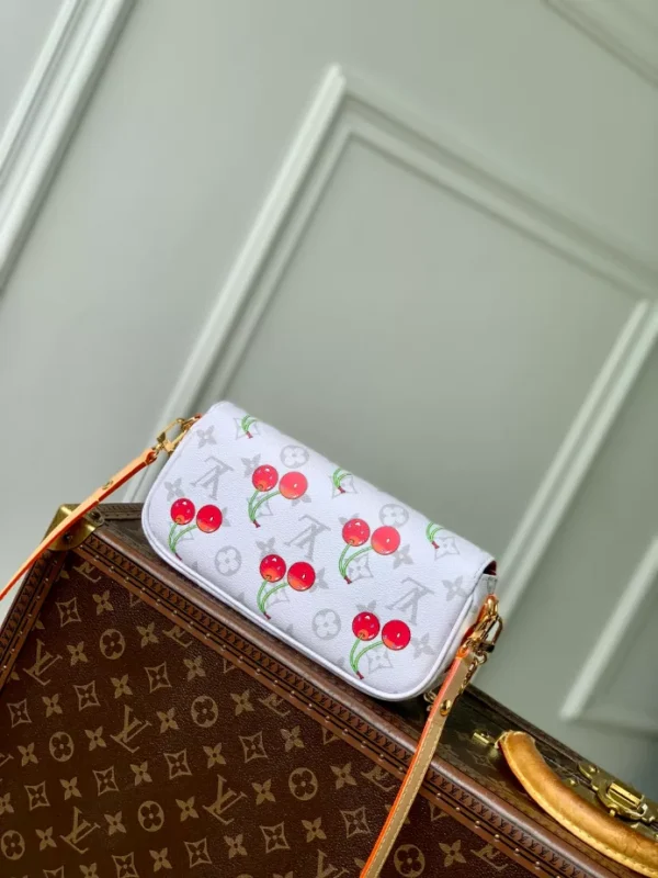 LV x TM Ivy Wallet On Chain - LH86