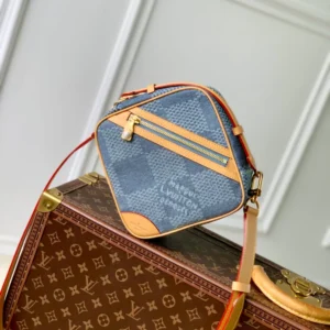 Louis Vuitton Chess Messenger - LMB02