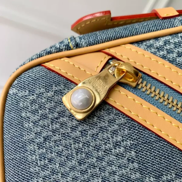 Louis Vuitton Chess Messenger - LMB02