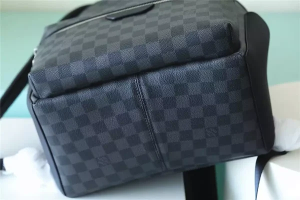 Louis Vuitton Discovery Backpack PM - LP39