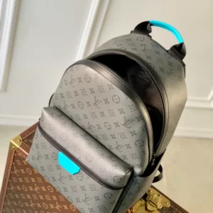 Louis Vuitton Discovery Backpack PM - LP40