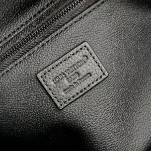 Louis Vuitton Dopp Kit - LCP029
