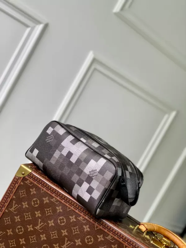 Louis Vuitton Dopp Kit - LCP029