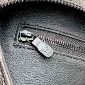 Louis Vuitton Dopp Kit - LCP029