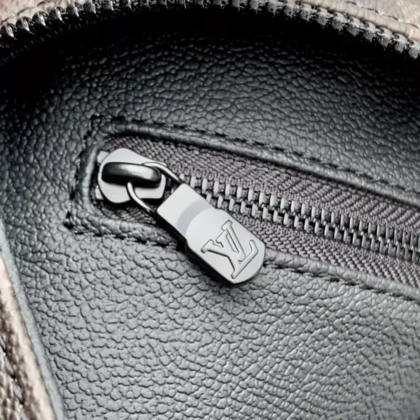 Louis Vuitton Dopp Kit - LCP029