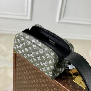 Louis Vuitton Dopp Kit - LCP037