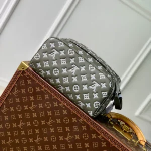 Louis Vuitton Dopp Kit - LCP037
