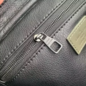 Louis Vuitton Dopp Kit - LCP037