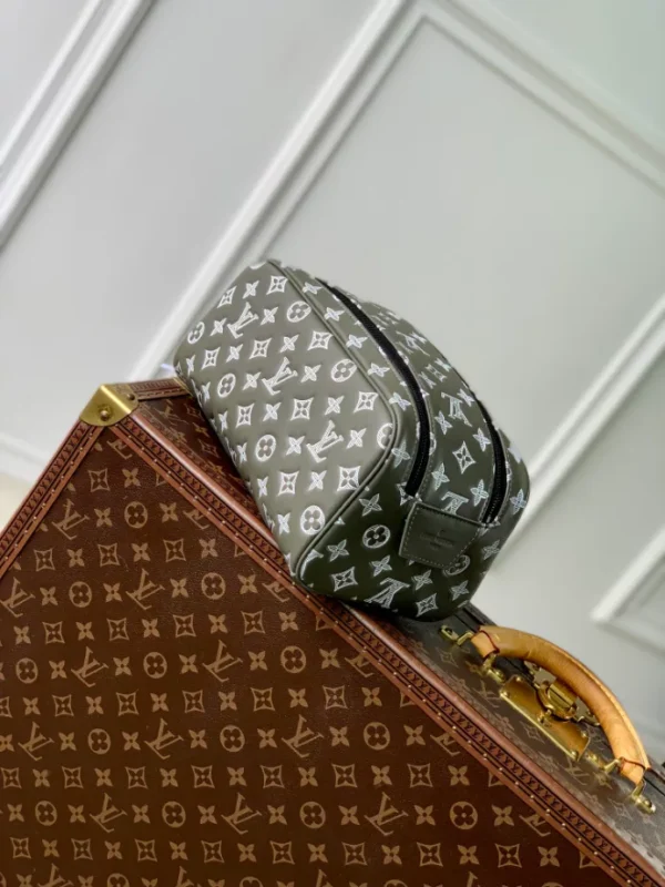 Louis Vuitton Dopp Kit - LCP037