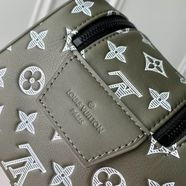 Louis Vuitton Dopp Kit - LCP037