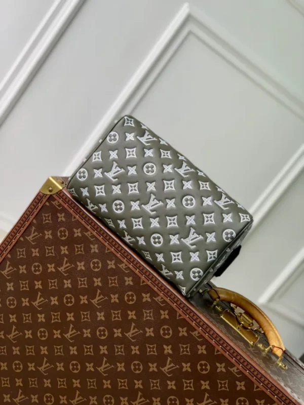 Louis Vuitton Dopp Kit - LCP037