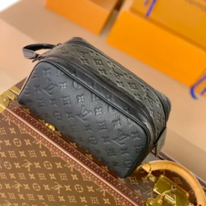Louis Vuitton Dopp Kit - LCP038