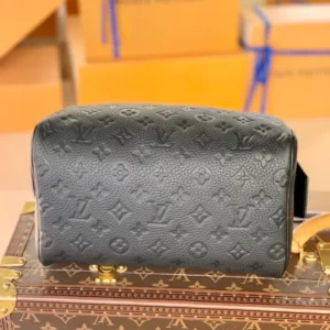 Louis Vuitton Dopp Kit - LCP038