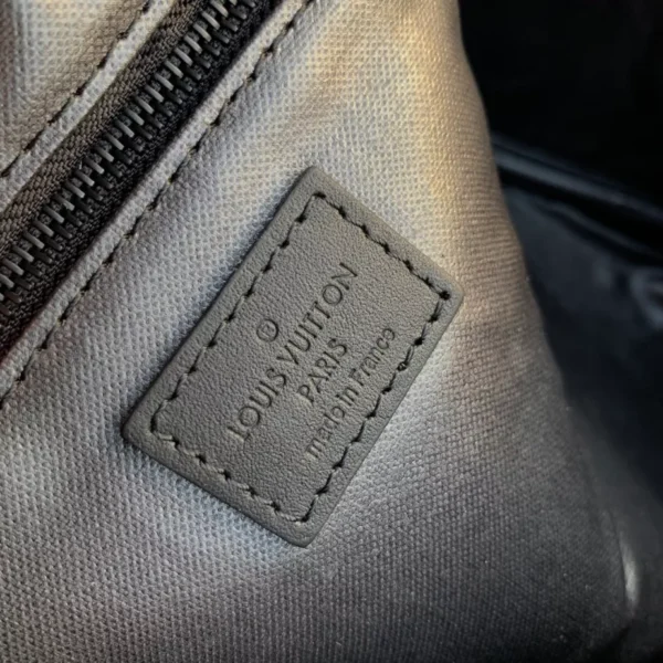 Louis Vuitton Dopp Kit - LCP038