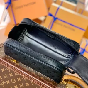 Louis Vuitton Dopp Kit - LCP038