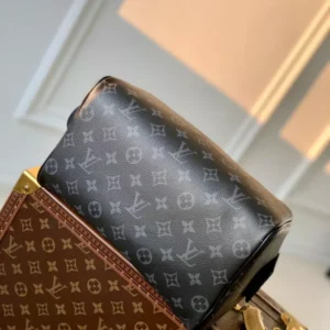 Louis Vuitton Dopp Kit - LCP039