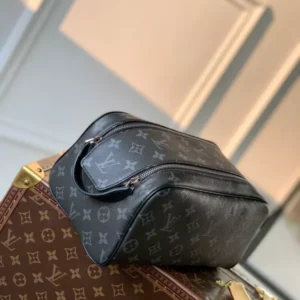 Louis Vuitton Dopp Kit - LCP039