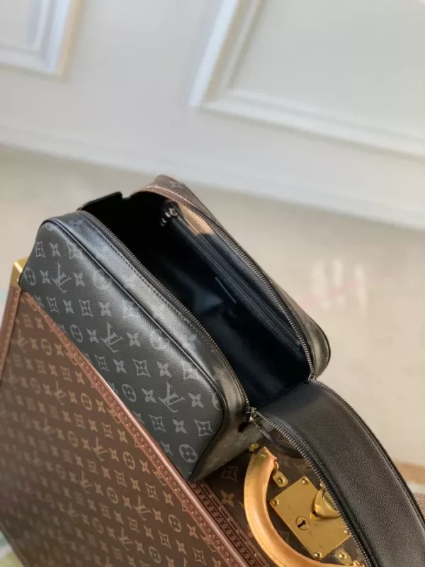 Louis Vuitton Dopp Kit - LCP039