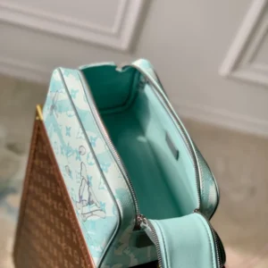 Louis Vuitton Dopp Kit - LCP041