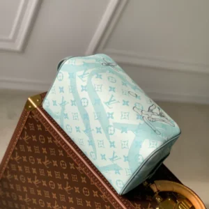 Louis Vuitton Dopp Kit - LCP041