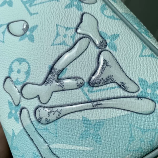 Louis Vuitton Dopp Kit - LCP041