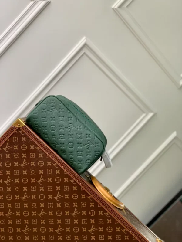 Louis Vuitton Dopp Kit - LCP042