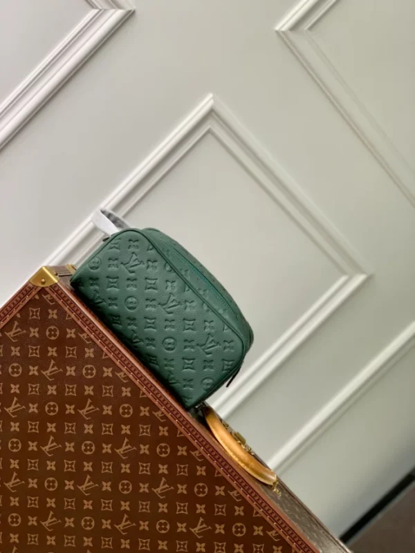 Louis Vuitton Dopp Kit - LCP042