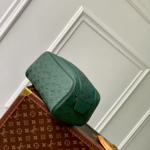 Louis Vuitton Dopp Kit - LCP042