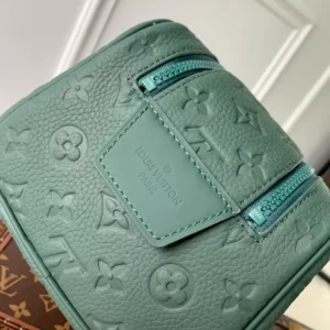 Louis Vuitton Dopp Kit - LCP042