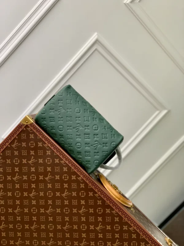 Louis Vuitton Dopp Kit - LCP042