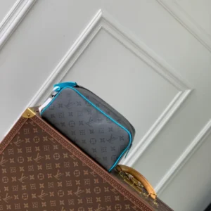 Louis Vuitton Dopp Kit - LCP043