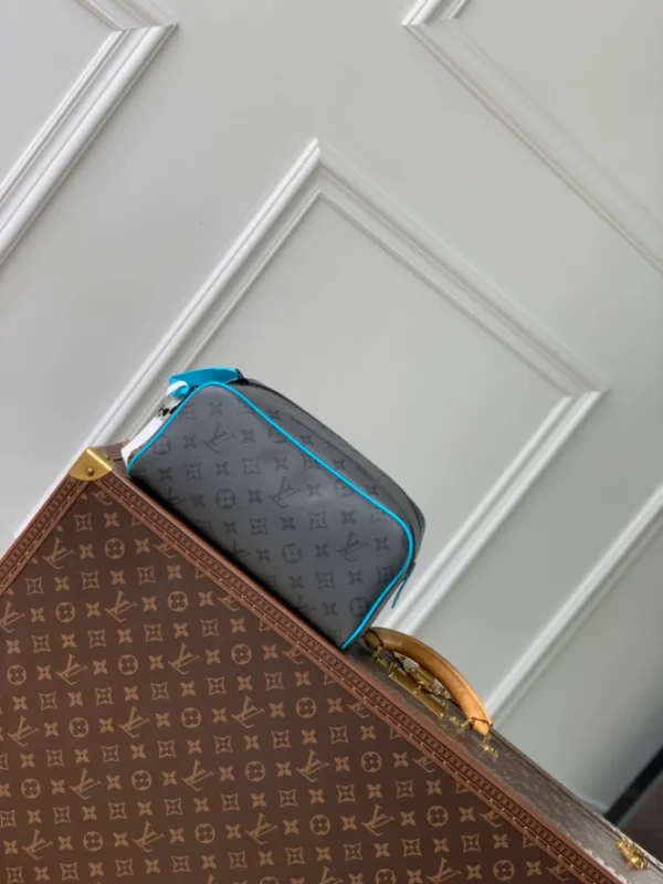 Louis Vuitton Dopp Kit - LCP043