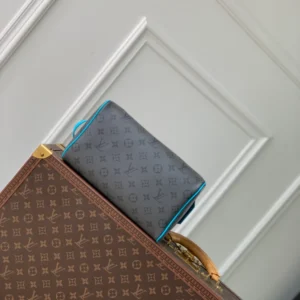 Louis Vuitton Dopp Kit - LCP043