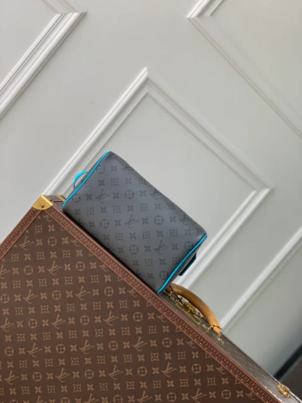 Louis Vuitton Dopp Kit - LCP043