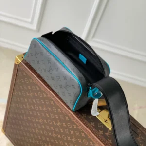 Louis Vuitton Dopp Kit - LCP043
