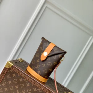 Louis Vuitton Envelope Pouchs - LCP055