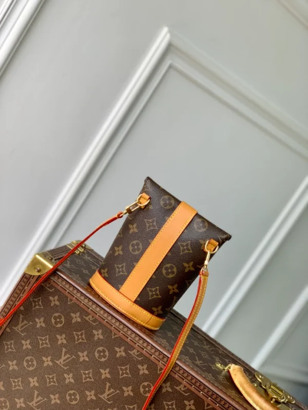 Louis Vuitton Envelope Pouchs - LCP055