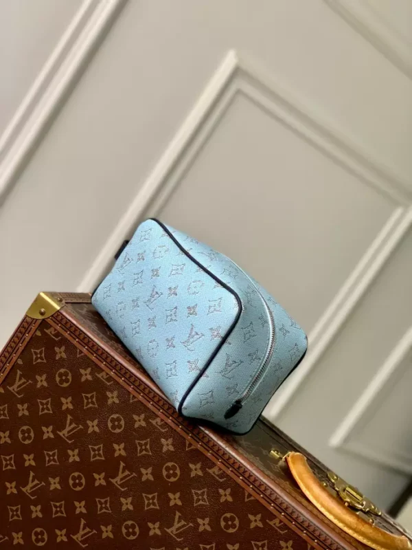 Louis Vuitton Locker Dopp Kit - LCP030