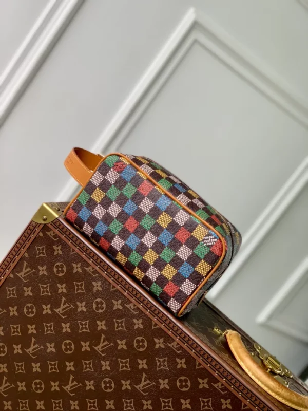 Louis Vuitton Locker Dopp Kit - LCP044