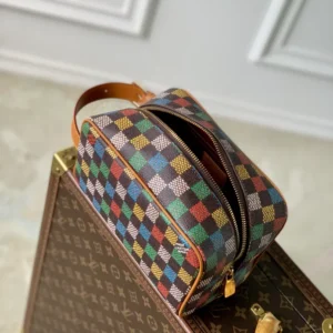 Louis Vuitton Locker Dopp Kit - LCP044
