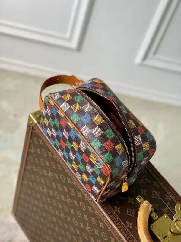 Louis Vuitton Locker Dopp Kit - LCP044